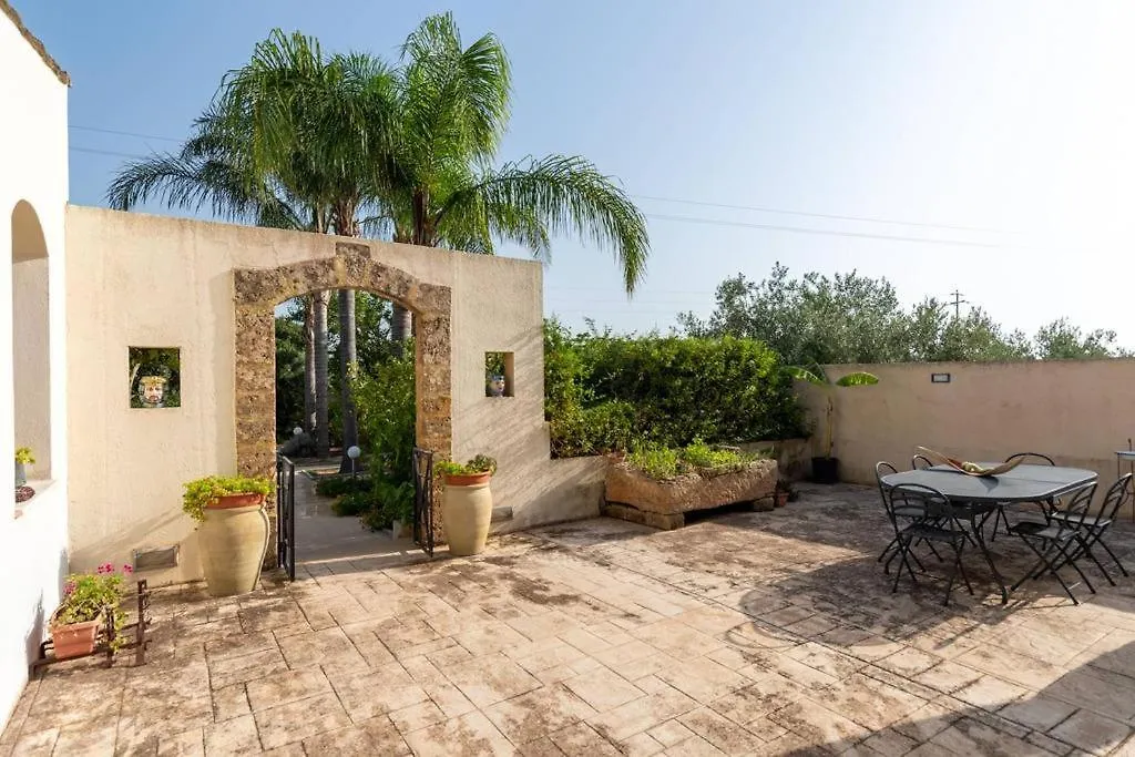 Villa Amurusanza - Dependance Con Piscina Triscina Italien