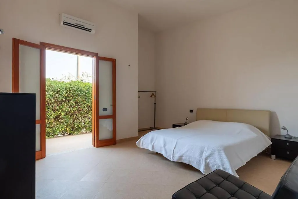 Villa Amurusanza - Dependance Con Piscina Triscina